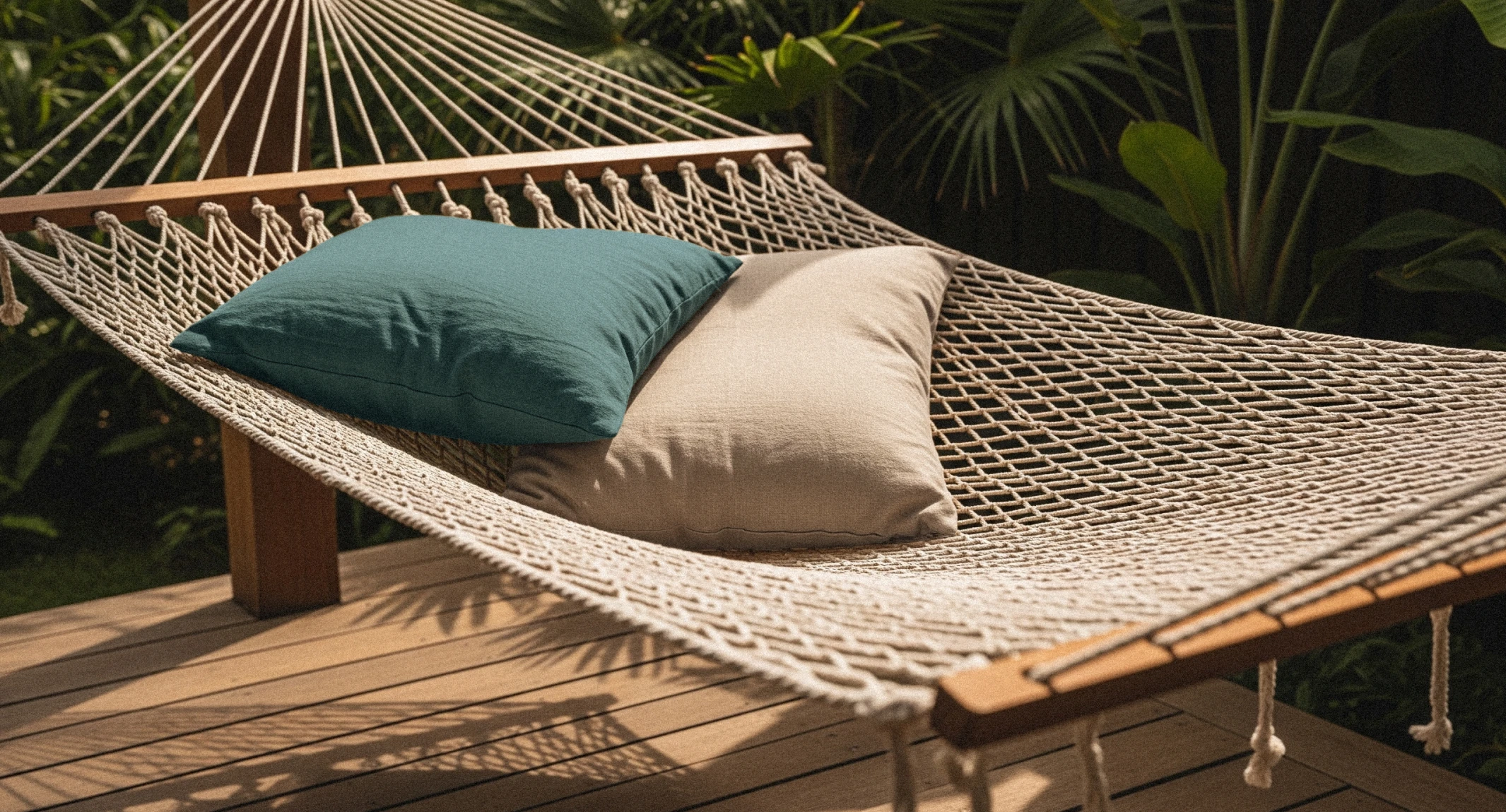 el_faro_resort_brand_identity_hammockk